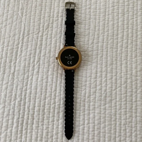 Kate Spade Scallop Smartwatch